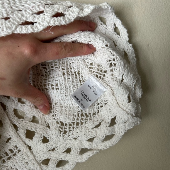 Le Lis White Crochet Crop Top - Picture 5 of 8